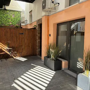 Casa 2*, Aix-en-Provence France