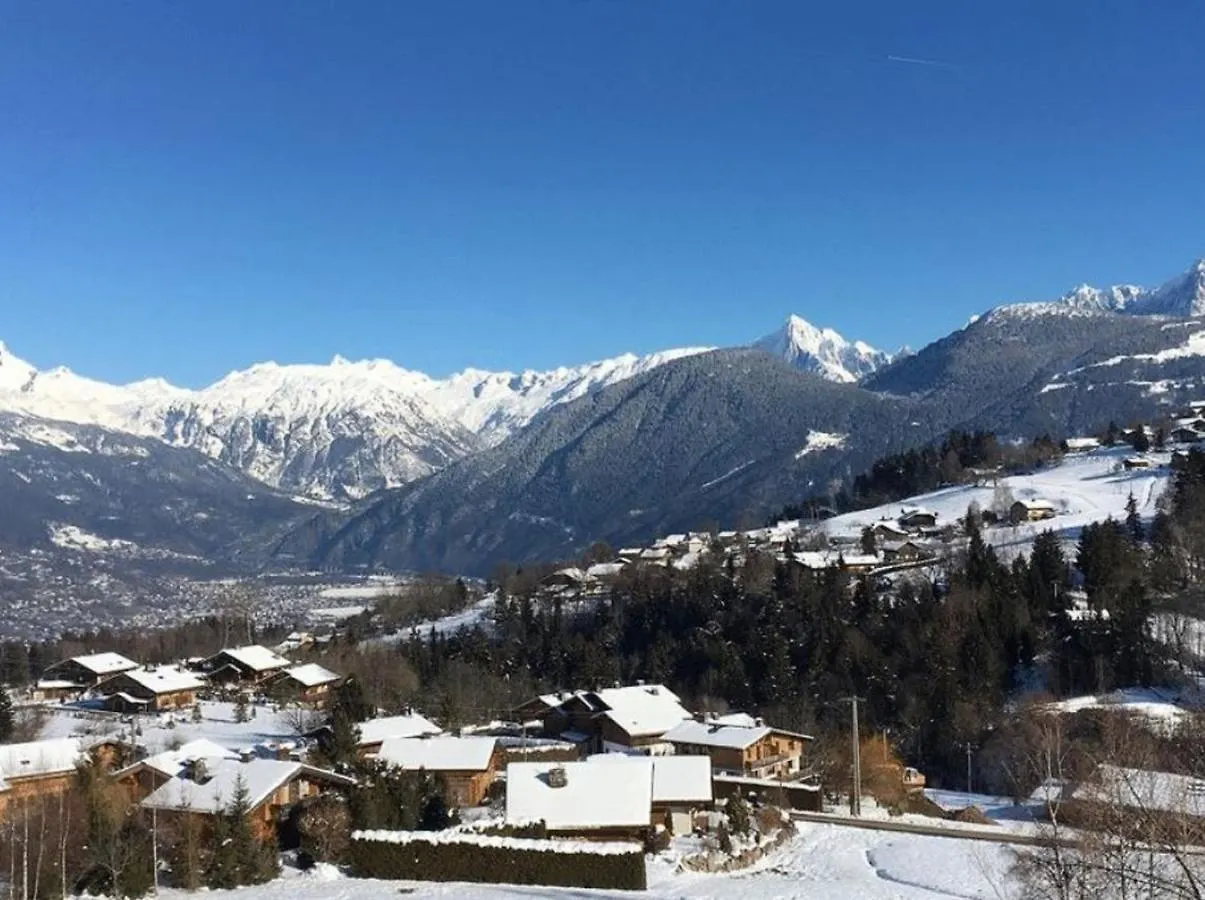 **** Aparthotel Luxury 2 Bedroom Apartment With View Of Mont Blanc Combloux France