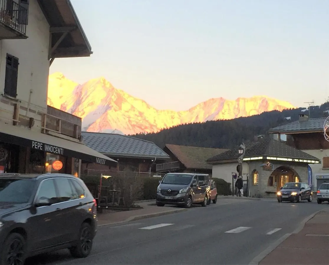 Luxury 2 Bedroom Apartment With View Of Mont Blanc Combloux 4*,  France